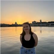 Estoy en mi último año de universidad y soy una persona responsable, creativa, y comprometida con lo que hago.